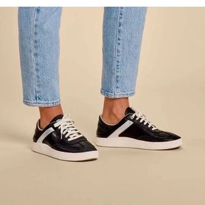 OLUKAI Hā‘upu Women’s Full-Grain Leather Sneakers SIZE 9.5 SILVER/black